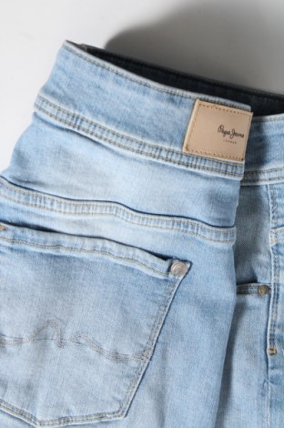 Pantaloni scurți de femei Pepe Jeans, Mărime XL, Culoare Albastru, Preț 332,24 Lei