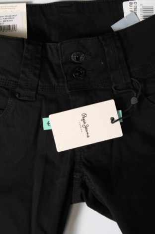 Pantaloni scurți de femei Pepe Jeans, Mărime M, Culoare Negru, Preț 132,90 Lei