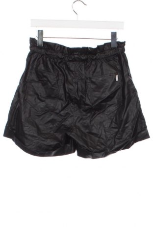 Pantaloni scurți de femei Pepe Jeans, Mărime M, Culoare Negru, Preț 149,21 Lei