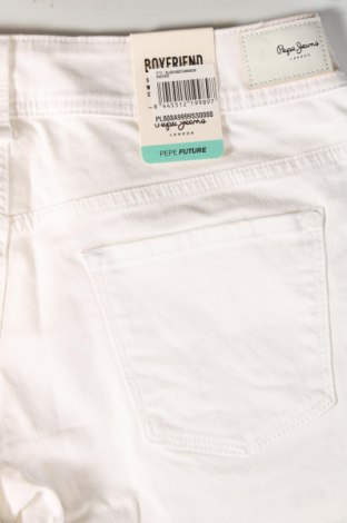 Pantaloni scurți de femei Pepe Jeans, Mărime L, Culoare Alb, Preț 139,54 Lei