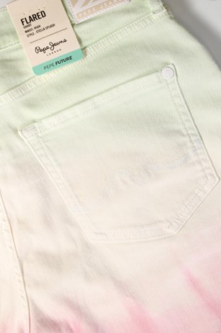 Дамски къс панталон Pepe Jeans, Размер M, Цвят Многоцветен, Цена 101,00 лв.