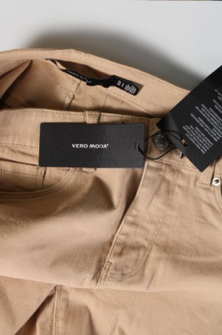 Pantaloni scurți de femei Vero Moda, Mărime S, Culoare Maro, Preț 52,81 Lei