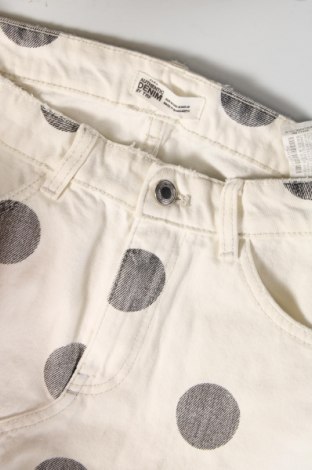 Pantaloni scurți de femei Zara Trafaluc, Mărime M, Culoare Ecru, Preț 23,27 Lei