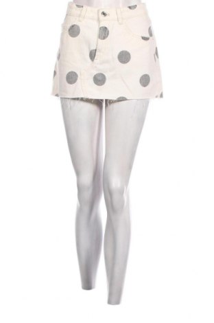 Дамски къс панталон Zara Trafaluc, Размер M, Цвят Екрю, Цена 9,12 лв.