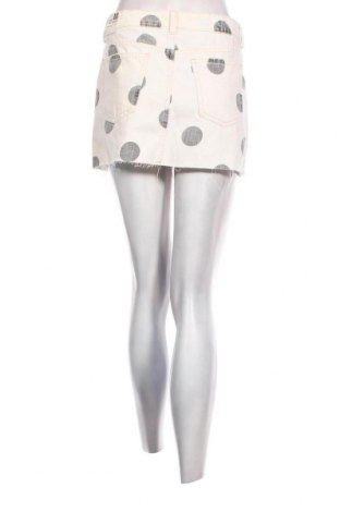 Damen Shorts Zara Trafaluc, Größe M, Farbe Ecru, Preis 4,66 €