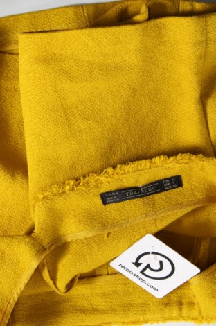 Дамски къс панталон Zara Trafaluc, Размер S, Цвят Жълт, Цена 20,00 лв.