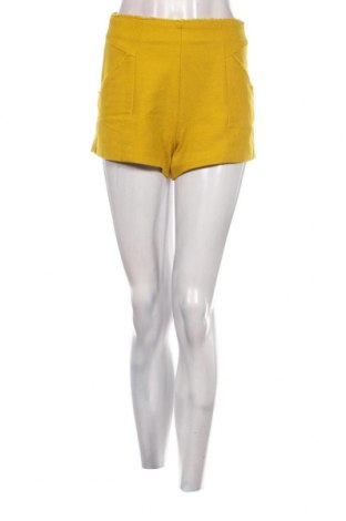 Дамски къс панталон Zara Trafaluc, Размер S, Цвят Жълт, Цена 11,40 лв.