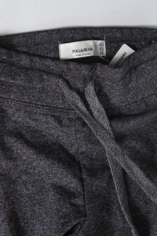 Dámské legíny  Pull&Bear, Velikost XXS, Barva Šedá, Cena  304,00 Kč