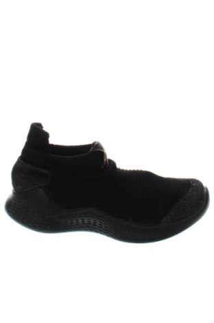 Дамски обувки Adidas, Размер 35, Цвят Черен, Цена 62,29 лв.
