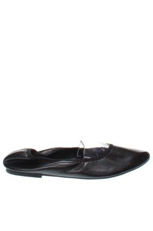 Дамски обувки Oviesse, Размер 39, Цвят Черен, Цена 19,50 лв.