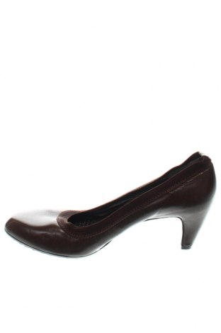 Дамски обувки Tsubo, Размер 37, Цвят Кафяв, Цена 30,49 лв.