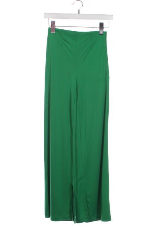 Дамски панталон Bershka, Размер XS, Цвят Зелен, Цена 20,70 лв.