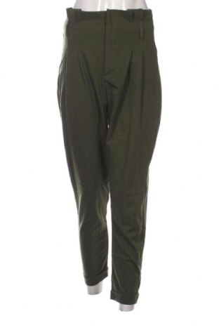 Γυναικείο παντελόνι Bershka, Μέγεθος M, Χρώμα Πράσινο, Τιμή 3,77 €
