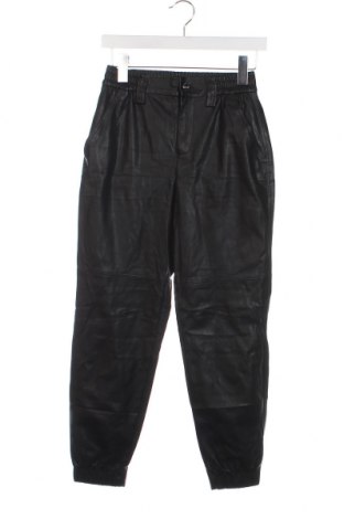 Дамски панталон Bershka, Размер XS, Цвят Черен, Цена 6,09 лв.