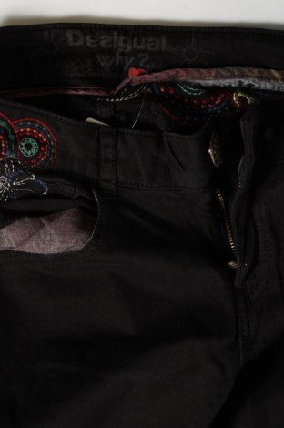 Дамски панталон Desigual, Размер S, Цвят Черен, Цена 37,40 лв.