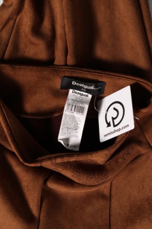 Γυναικείο παντελόνι Desigual, Μέγεθος XS, Χρώμα Καφέ, Τιμή 25,94 €