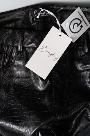Γυναικείο παντελόνι Every Day, Μέγεθος S, Χρώμα Μαύρο, Τιμή 5,93 €