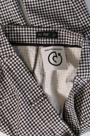 Γυναικείο παντελόνι F&F, Μέγεθος M, Χρώμα Πολύχρωμο, Τιμή 3,05 €