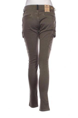 Дамски панталон Kaporal, Размер M, Цвят Зелен, Цена 13,95 лв.