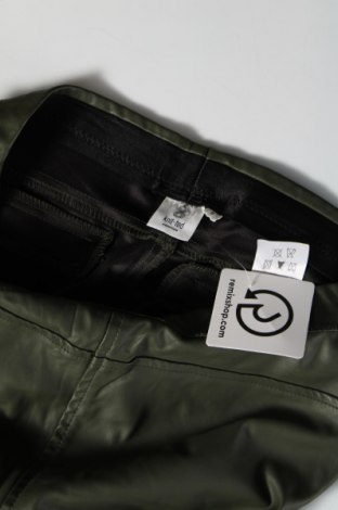 Γυναικείο παντελόνι Knit-Ted, Μέγεθος S, Χρώμα Πράσινο, Τιμή 6,82 €