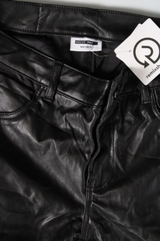 Дамски панталон Noisy May, Размер S, Цвят Черен, Цена 6,09 лв.