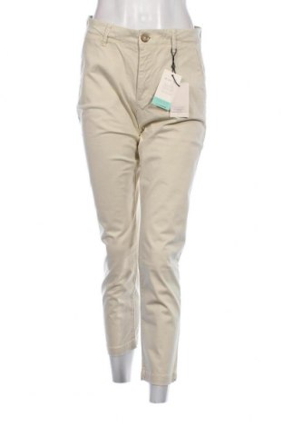 Дамски панталон Pepe Jeans, Размер S, Цвят Бежов, Цена 40,56 лв.