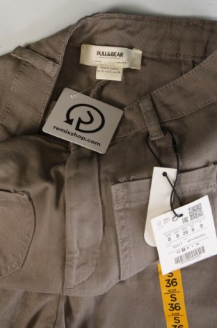 Γυναικείο παντελόνι Pull&Bear, Μέγεθος XS, Χρώμα Πράσινο, Τιμή 6,64 €
