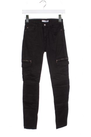 Γυναικείο παντελόνι Pull&Bear, Μέγεθος XS, Χρώμα Μαύρο, Τιμή 17,94 €