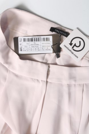 Дамски панталон Trendyol, Размер S, Цвят Бежов, Цена 18,60 лв.