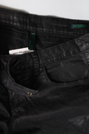 Дамски панталон United Colors Of Benetton, Размер L, Цвят Черен, Цена 22,14 лв.