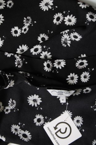 Γυναικείο αμάνικο μπλουζάκι New Look, Μέγεθος M, Χρώμα Μαύρο, Τιμή 2,79 €