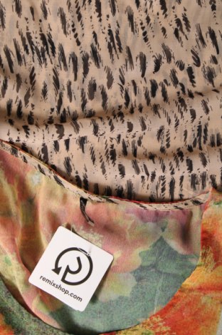 Γυναικείο αμάνικο μπλουζάκι Soya Concept, Μέγεθος M, Χρώμα Πολύχρωμο, Τιμή 3,25 €