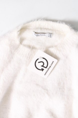 Дамски пуловер Bershka, Размер M, Цвят Бял, Цена 9,57 лв.