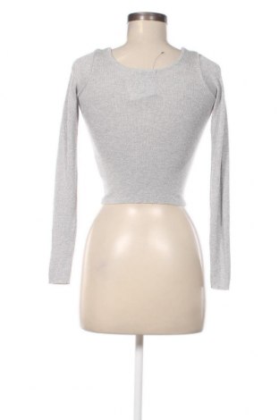 Дамски пуловер Pull&Bear, Размер S, Цвят Сребрист, Цена 13,92 лв.