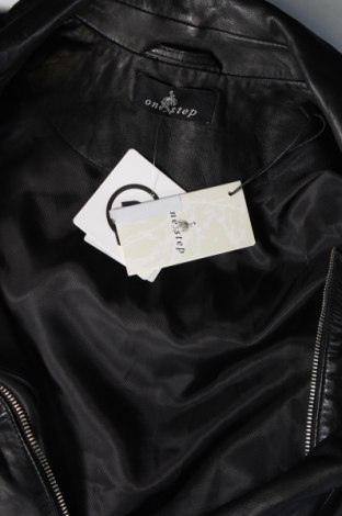 Dámska kožená bunda  One Step, Veľkosť S, Farba Čierna, Cena  189,33 €