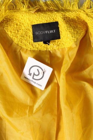 Дамско палто Body Flirt, Размер M, Цвят Жълт, Цена 50,29 лв.