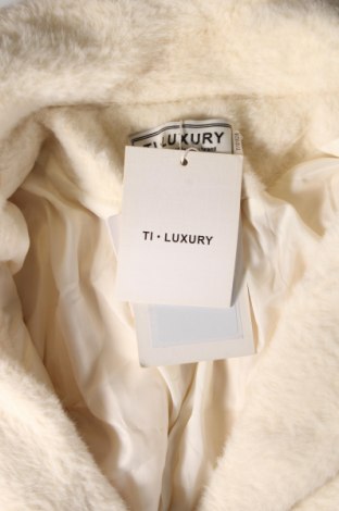 Дамско палто Luxury, Размер XL, Цвят Бежов, Цена 86,18 лв.