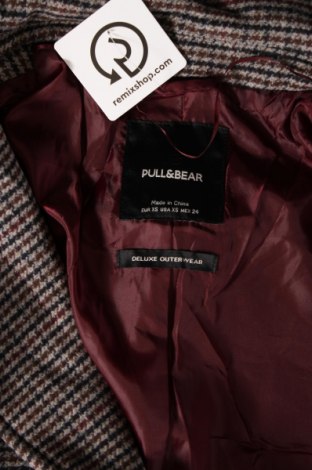 Дамско палто Pull&Bear, Размер XS, Цвят Многоцветен, Цена 35,31 лв.