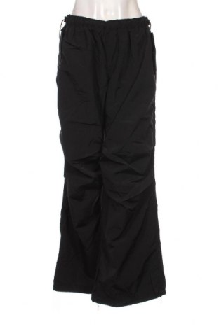 Γυναικείο αθλητικό παντελόνι Bershka, Μέγεθος M, Χρώμα Μαύρο, Τιμή 13,04 €