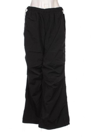 Pantaloni trening de femei Bershka, Mărime M, Culoare Negru, Preț 83,23 Lei