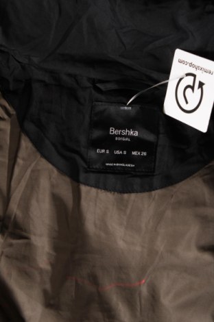 Dámská bunda  Bershka, Velikost S, Barva Černá, Cena  435,00 Kč