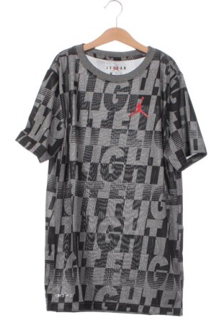 Kinder T-Shirt Air Jordan Nike, Größe 15-18y/ 170-176 cm, Farbe Mehrfarbig, Preis 22,40 €