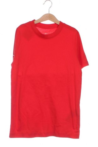 Детска тениска Nike, Размер 8-9y/ 134-140 см, Цвят Червен, Цена 29,92 лв.