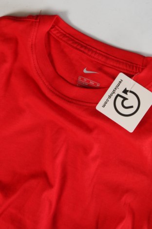 Παιδικό μπλουζάκι Nike, Μέγεθος 6-7y/ 122-128 εκ., Χρώμα Κόκκινο, Τιμή 15,42 €