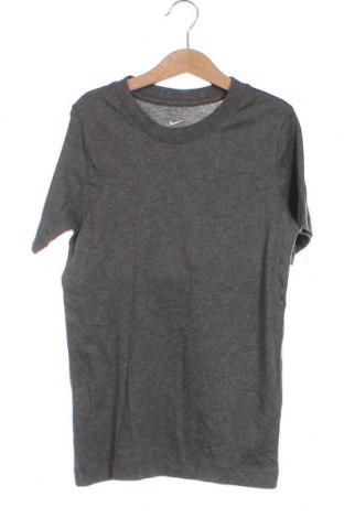 Kinder T-Shirt Nike, Größe 7-8y/ 128-134 cm, Farbe Grau, Preis 22,68 €