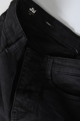 Dětské džíny , Velikost 15-18y/ 170-176 cm, Barva Černá, Cena  92,00 Kč