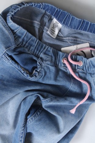Dziecięce jeansy H&M, Rozmiar 3-4y/ 104-110 cm, Kolor Niebieski, Cena 44,58 zł