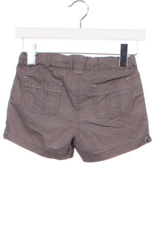 Παιδικό κοντό παντελόνι, Μέγεθος 7-8y/ 128-134 εκ., Χρώμα Γκρί, Τιμή 7,00 €