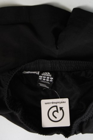 Детски къс панталон Adidas, Размер 9-10y/ 140-146 см, Цвят Черен, Цена 21,01 лв.