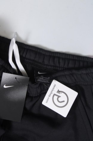 Detské krátke nohavice  Nike, Veľkosť 10-11y/ 146-152 cm, Farba Čierna, Cena  35,05 €